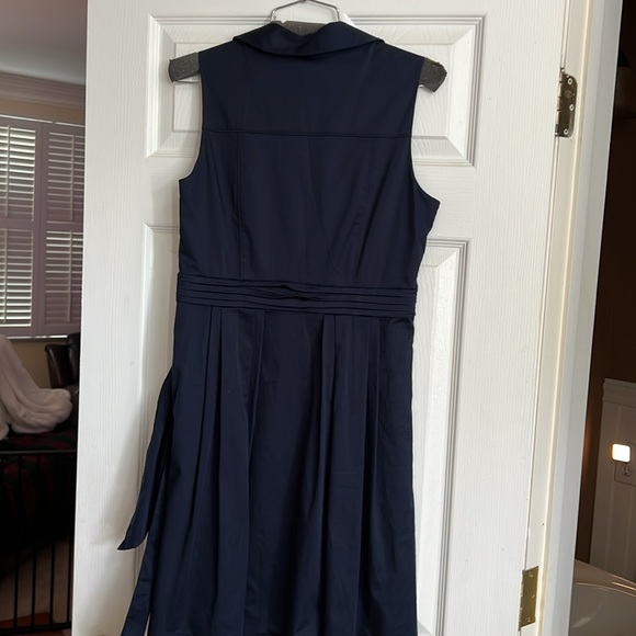 White House Black Market navy dress size 8p sleeveless with pockets. - Picture 4 of 4